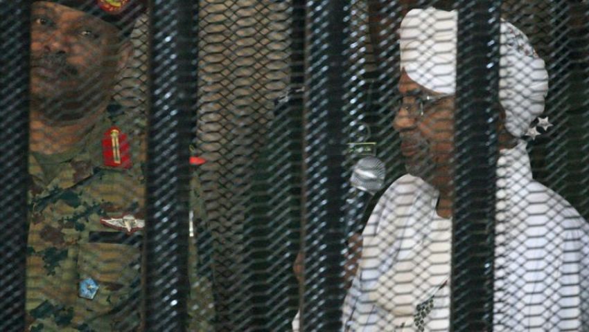 بعد وصول وفد الجنائية الدولية للسودان.. ماذا ينتظر البشير؟