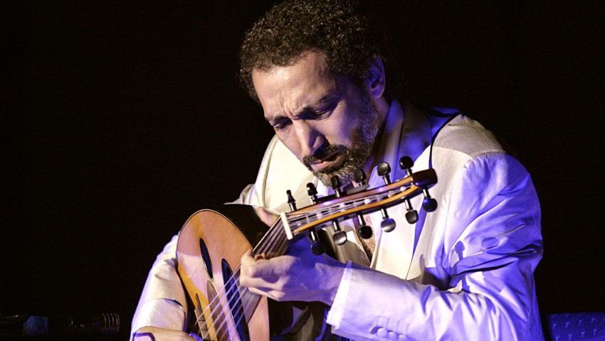 مقطوعات نصير شمة تدوي بالساقية.. اليوم