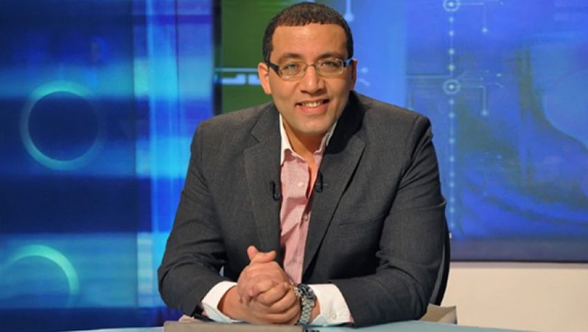 فيديو..خالد صلاح يدافع عن السيسي تعليقاً على وقف إبراهيم عيسى