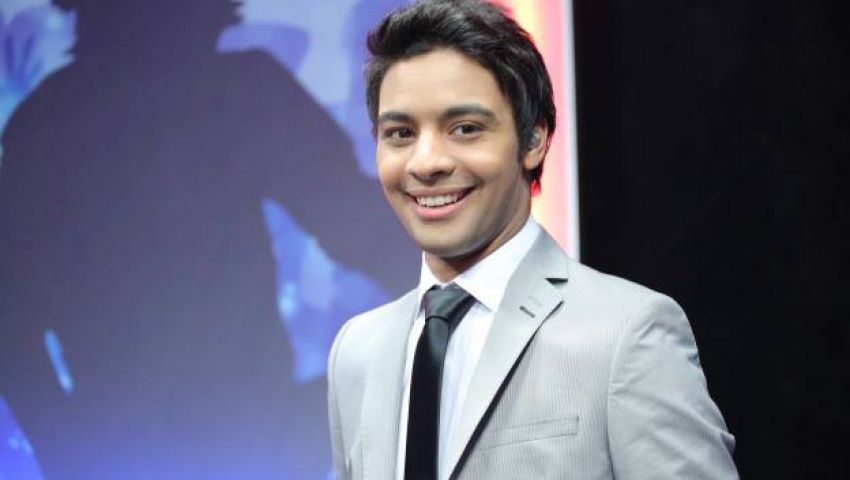 أحمد جمال يهنئ تيم حسن ووفاء الكيلاني على عقد قرانهما