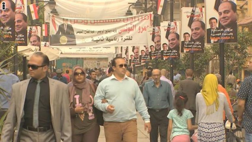 انطلاق انتخابات الرئاسة.. خواء أمام لجان وحشود مبالغة أمام أخرى