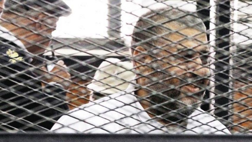 الحبس 15 عامًا للشاطر والمؤبد لـ 5 آخرين لإدانتهم بالتنصت