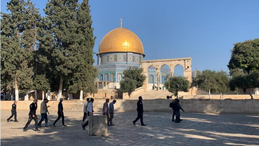 يستغلون أعيادهم لتهويد القدس.. يهود يدنسون الأقصى في ثاني أيام «العرش»