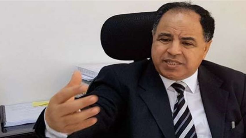 اقتصاديون: 3 قرارات حكومية تفاقم عجز الموازنة.. والمالية في «ورطة»
