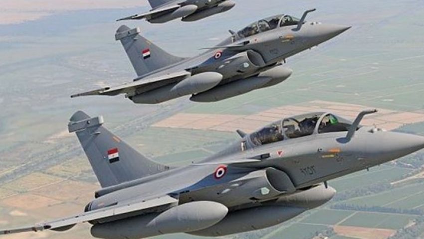 القوات الجوية تدمر 15 سيارة محملة بالأسلحة حاولت اختراق الحدود الغربية