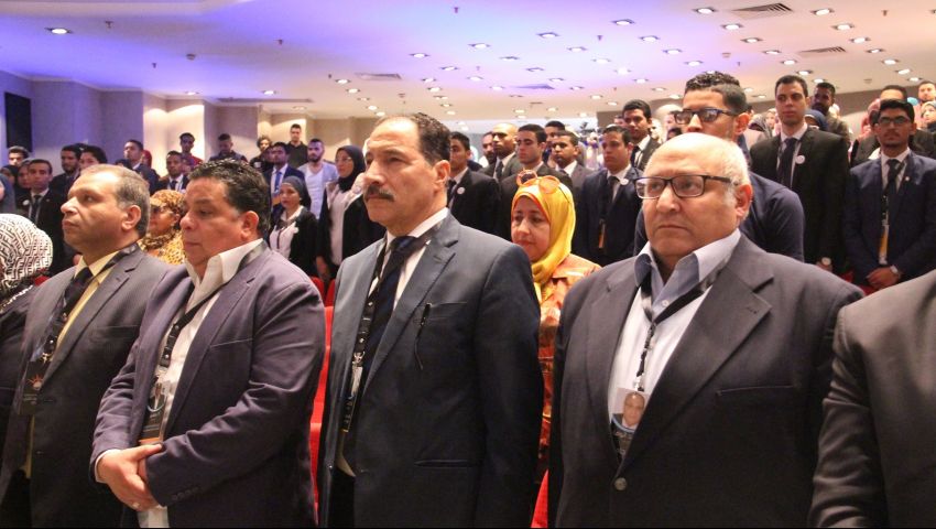 صور| بغياب 3 وزراء.. انطلاق الجلسة الافتتاحية لبرلمان الشباب