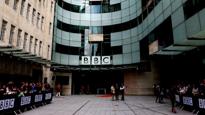 تغريدة عنصرية عن الطفل الملكي تطرد المذيع الرائع في «BBC»