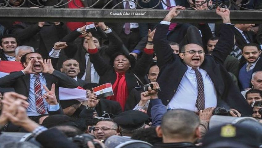 SMS وتلغرافات وبيانات.. حملات شعبية لوقف مناقشة البرلمان لـ «تيران وصنافير»