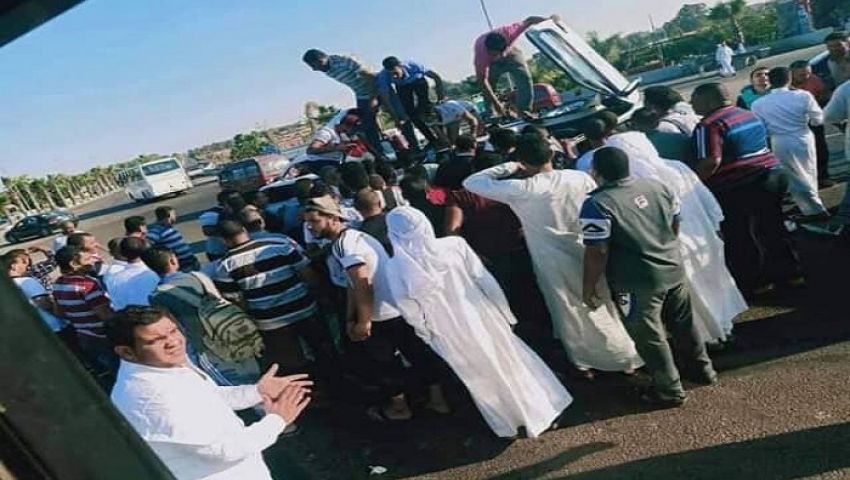 صورة| مصرع طفل في حادث انقلاب ميكروباص مشجعي الزمالك