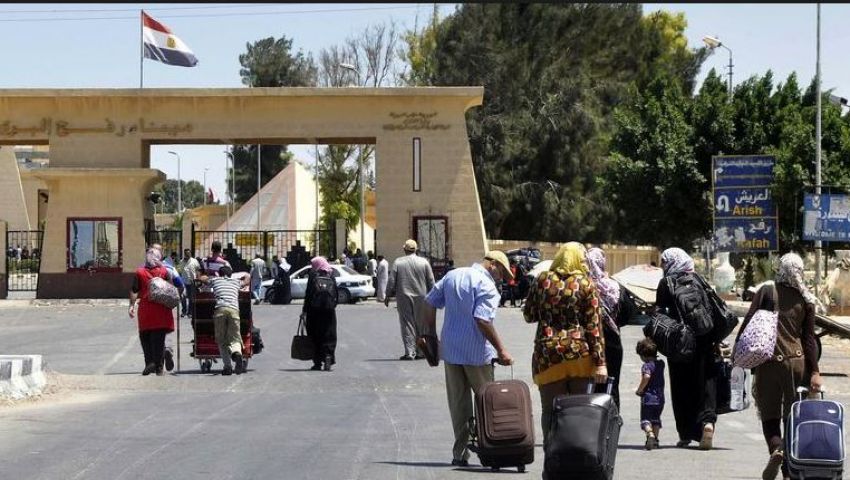 مصر تواصل فتح معبر رفح لليوم الثالث