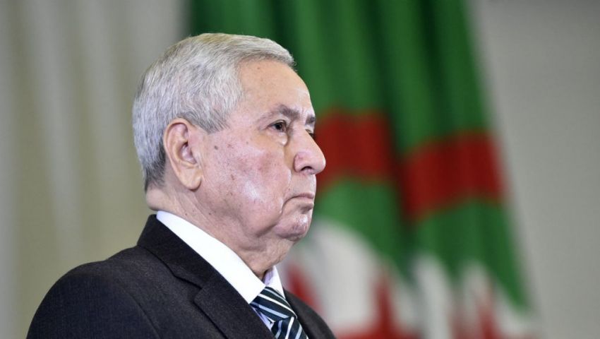الرئيس الجزائري المؤقت يطلق 3 تعهدات رئيسية للشعب