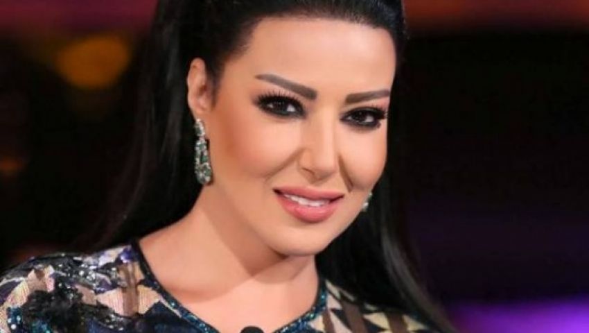 بالفيديو| أحمد سعد يغازل سمية الخشاب في الحلال