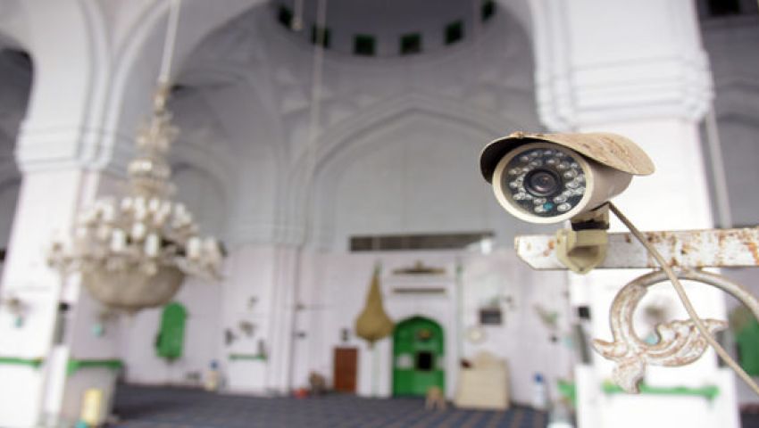 قبل «المولد».. مسجد «سيدي بشر» مراقب بالكاميرات