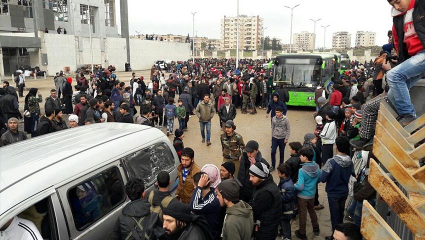 وصول الدفعة الأولى من مهجّري الوعر إلى ريف حلب الشمالي