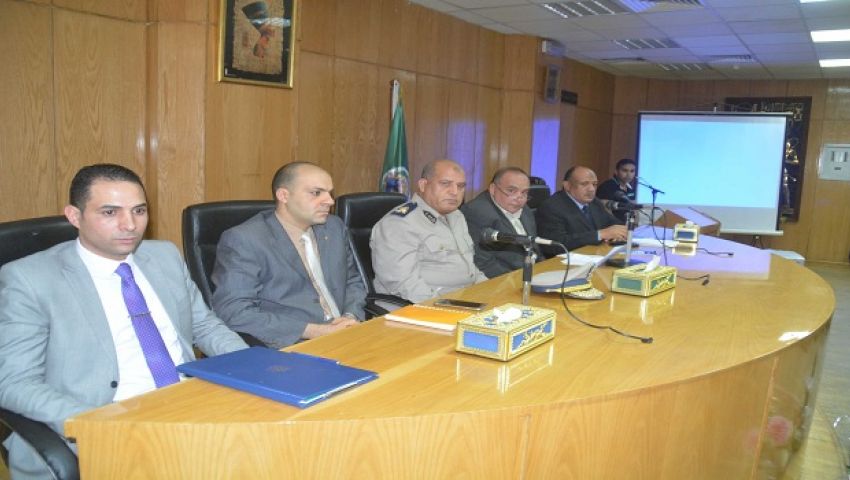 محافظ المنيا يكلف الجهات المعنية بالانتهاء من حصر التعديات على الأراضى