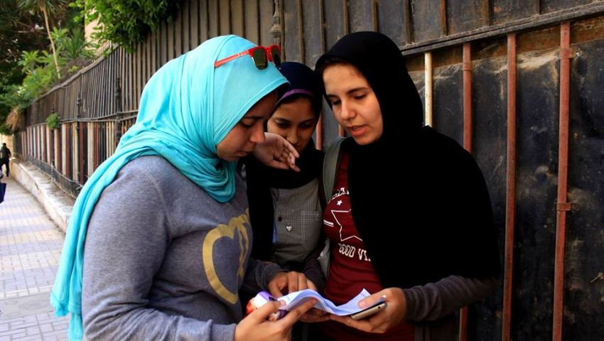بالصور| اللغة الأجنبية الثانية «تعكنن» على طلاب الثانوية العامة بالإسكندرية