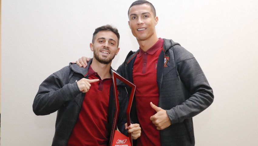 رونالدو يتنازل عن جائزة أفضل لاعب بالمباراة لبيرناندو سيلفا