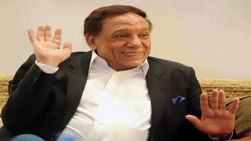 عادل إمام لـ«مصر العربية»: لم أتوقع نجاح «عوالم خفية».. ولا أقلد هذا الفنان