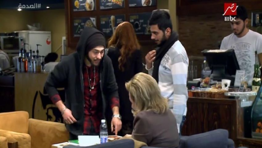 بالفيديو..الحلقة الخامسة لبرنامج الصدمة..رد الفعل على شاب يهاجم معلمته 
