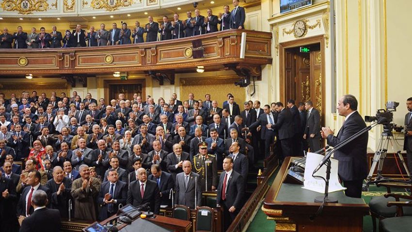 نواب: السيسي وعنان ولاد مؤسسة لا يمكن تجريحها