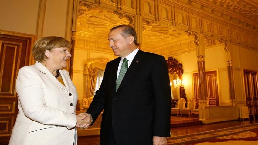 ميركل وأردوغان يبحثان توتر العلاقات الألمانية التركية