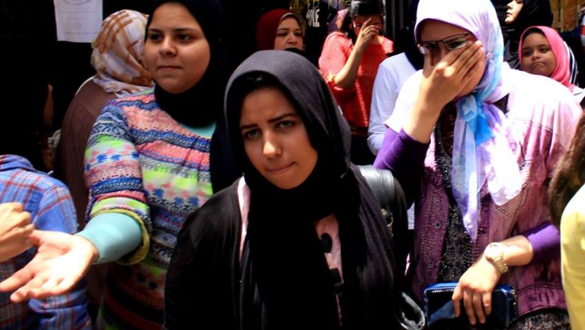 بالصور لصعوبة الإنجليزي بكاء وإغماءات بين طالبات الثانوية العامة في الغربية مصر العربية