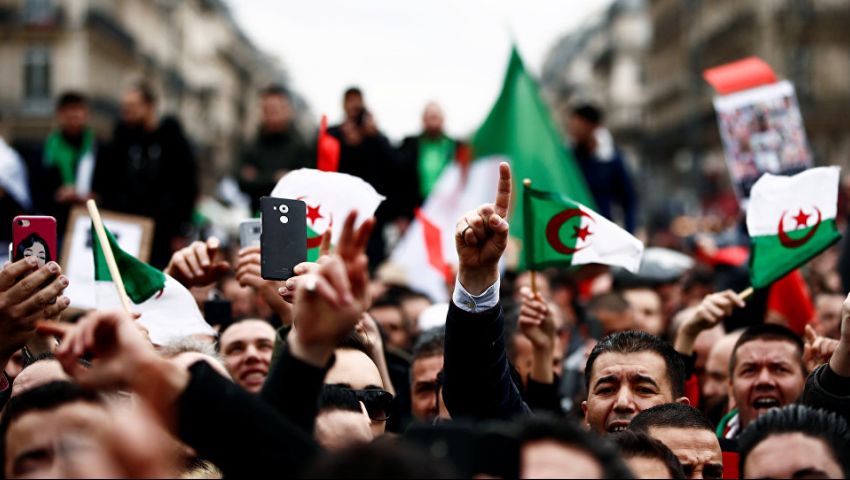 الجمعة الـ14 لحراك الجزائر.. حفاظً على الزخم وإصرارٌ على «ذبح النظام»