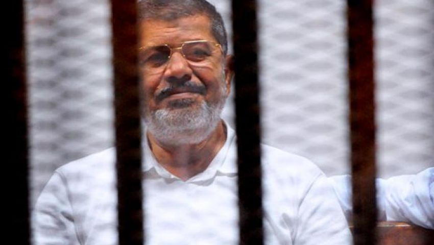 الأمور المستعجلة ترفض سحب الأوسمة والنياشين من محمد مرسي