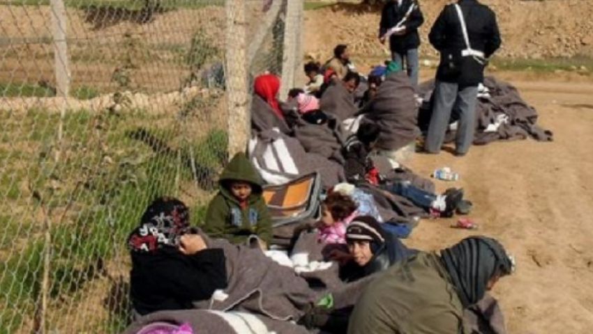 تأسيس لجنة حقوقية مغربية لمتابعة السوريين العالقين في الحدود مع الجزائر‎