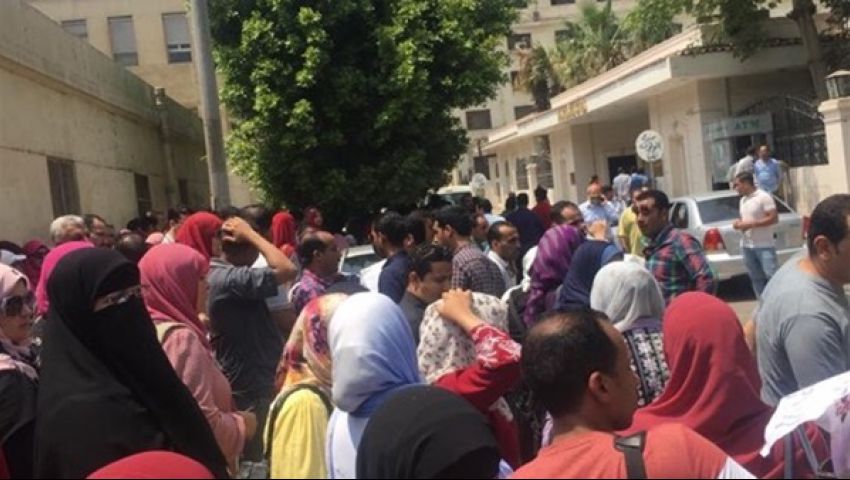إجراءات مسابقة المعلمين تشعل الغضب.. ومعلمون: طلبات تعجيزية هدفها جمع الأموال