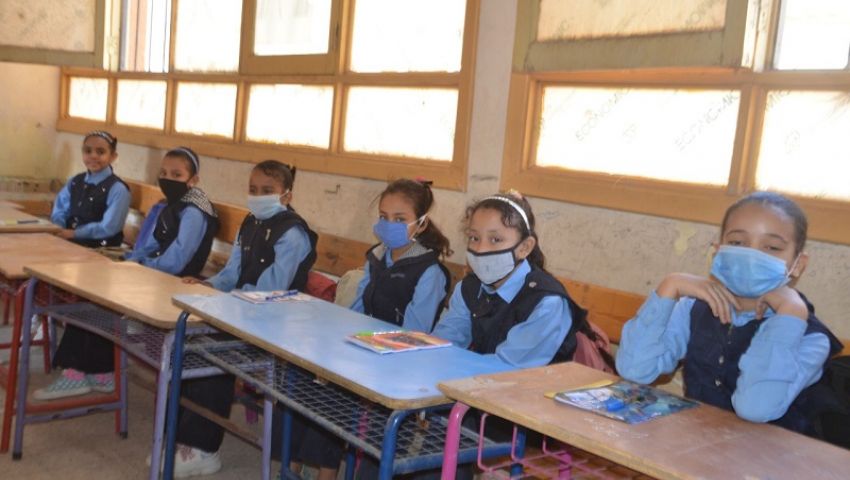 فيديو| 49 حالة كورونا بالمدارس.. ومطالب باحتساب المسحة ضمن التأمين الصحي
