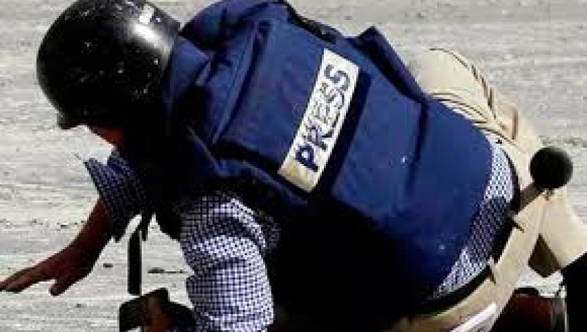 اليمن.. مقتل مصورين صحفيين خلال تغطيتهما المعارك في تعز