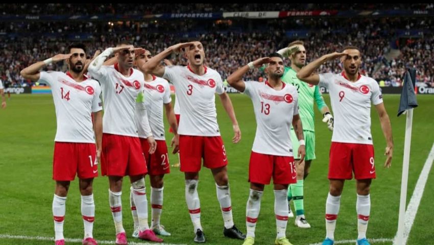 «اليويفا» يتحرك.. هل يعاقب المنتخب التركي بعد التحية العسكرية؟