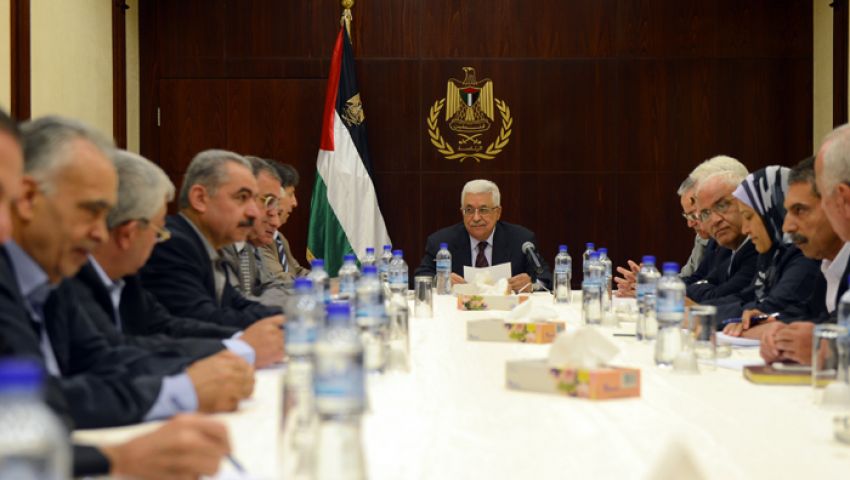 مركزية فتح تجدد رفضها محاولات حركة حماس لشرعنة الانقسام