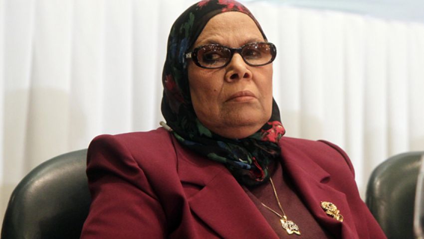فيديو.. آمنة نصير: لا أؤيد إصدار قانون يلزم الطالبات بالحشمة