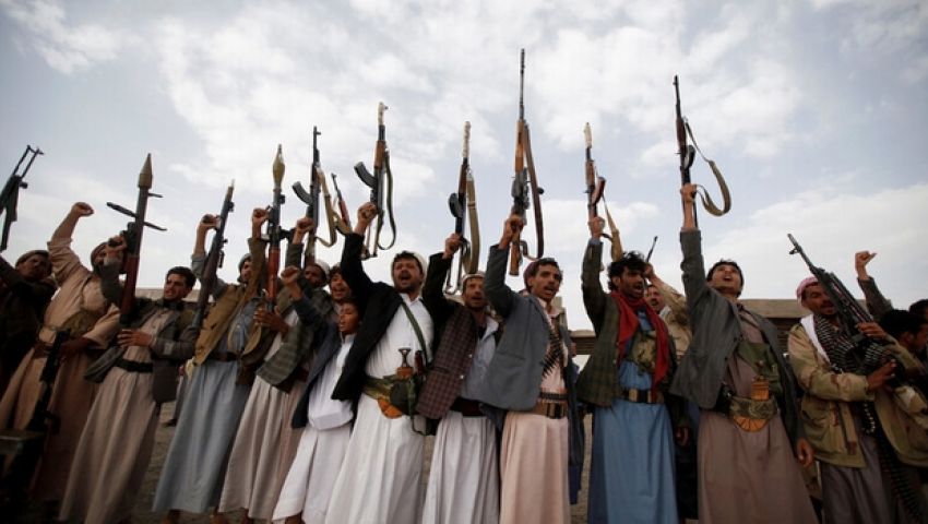 الحوثيون يهجرون 100 أسرة من محافظة الضالع بوسط اليمن