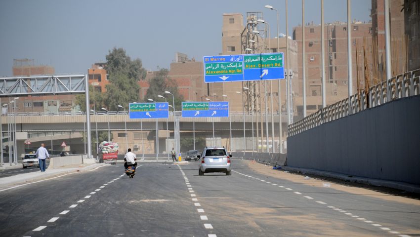 وزير الإسكان بسرعة تنفيذ تنفيذ محاور 6 أكتوبر والقاهرة الجديدة