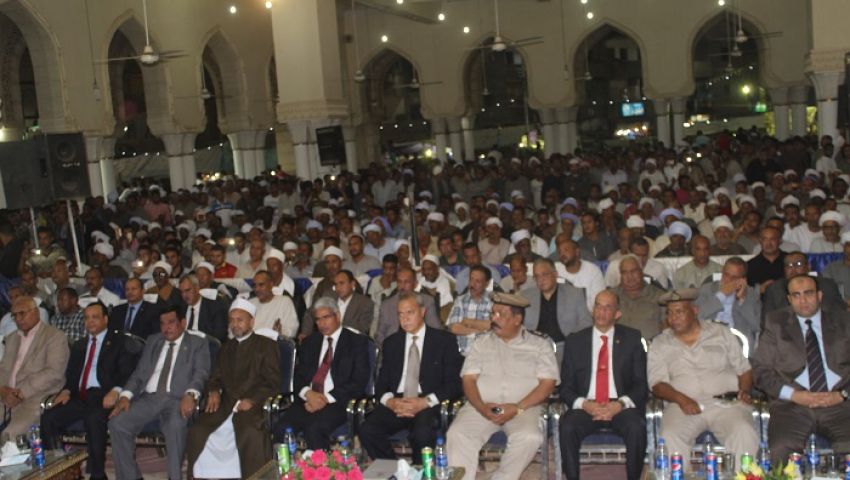 بالصور| محافظ قنا يشهد الاحتفال بالليلة الختامية لمولد القنائي