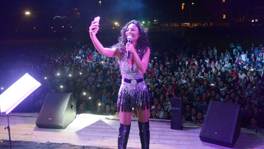 دوللي شاهين تحيي ليلة رأس السنة بالأردن رغم قرار حبسها بمصر