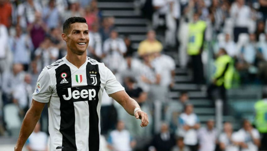 غيابات في صفوف يوفنتوس.. هل يشارك رونالدو أمام أياكس؟