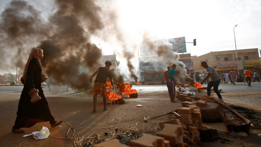 لجنة سودانية تعلن سقوط 60 قتيلًا في فض اعتصام القيادة العامة