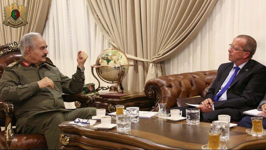 حفتر يستقبل المبعوث الدولي إلى ليبيا