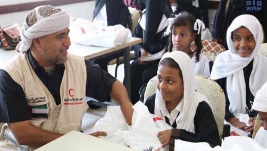 كسوة العيد.. دول التحالف ترسم البسمة على فقراء اليمن
