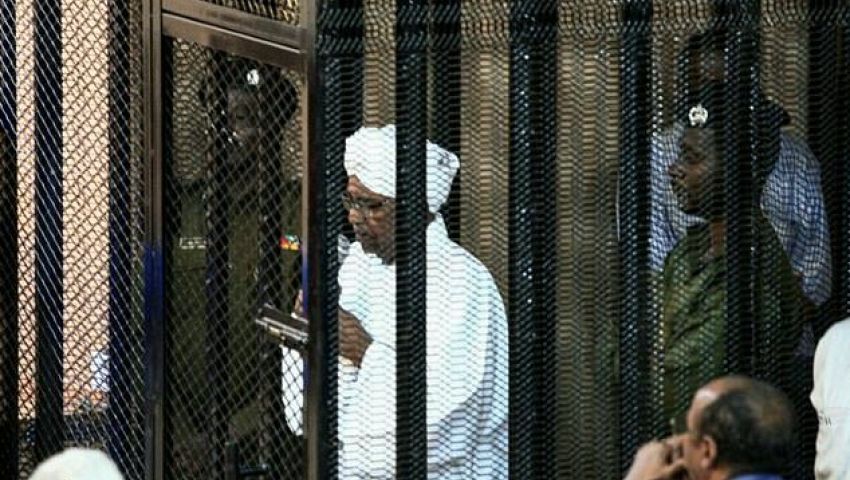 الفرنسية: محاكمة البشير تثير مخاوف السودانيين لهذا السبب