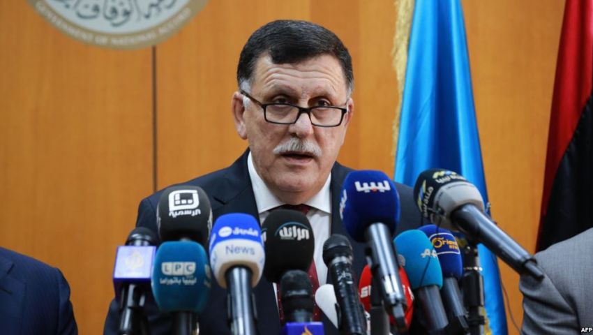 في محاولة لإنقاذه.. السراج يلغي قرارات المجلس الرئاسي الليبي