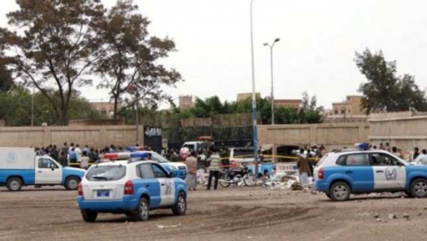 الأمن اليمني يعيد 32 سجينا فروا من سجن غرب البلاد
