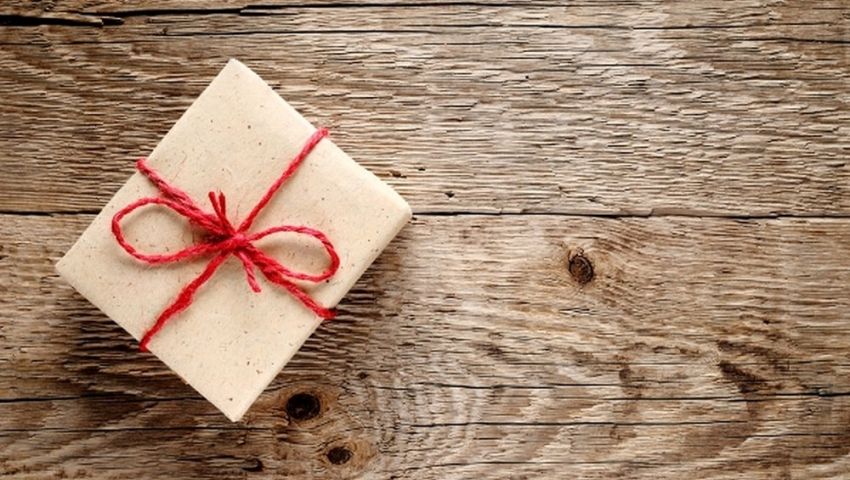 3 نصائح هامة عند تقديم هدية لأول مرة لشريك حياتك