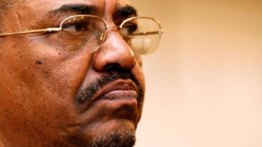 بزيارته مصر وفتحه الحدود مع إريتريا.. البشير يبحث عن أصدقاء