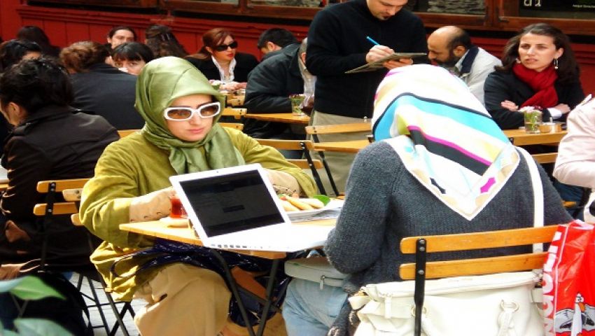 كاتبة بريطانية: القرار الأوروبي بحظر الحجاب «خطوة للوراء عن التسامح»