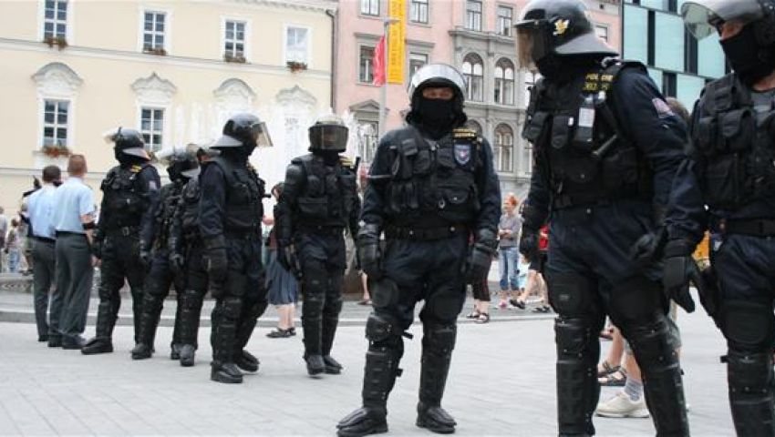 قوات شرطة تشيكية لمساعدة صربيا ومقدونيا لوقف تدفق المهاجرين